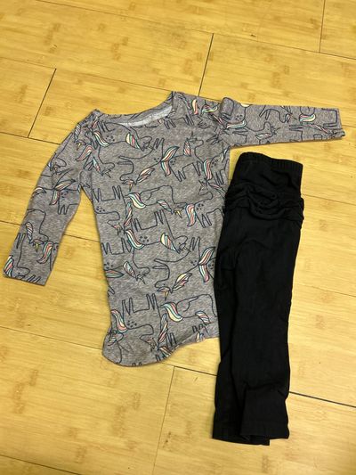 Old Navy Two piece set rainbow unicorns 18-24 Months