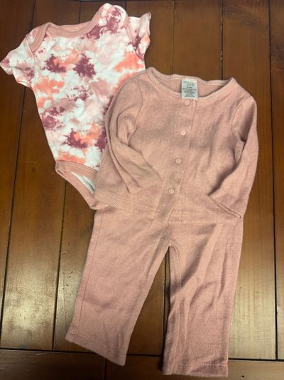 Chick Pea 3 piece Baby girl outfit. Size 0-3 month Chick Pea 3 piece Baby girl outfit. Size 0-3 months 0-3 Months