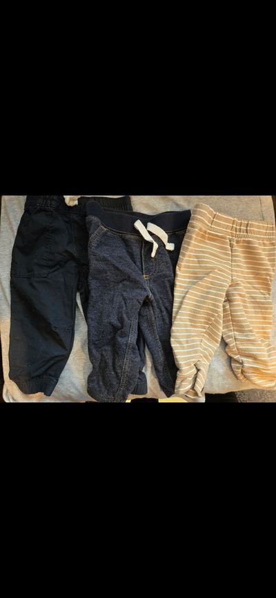 Carters Lot of 3 pants 9 Months