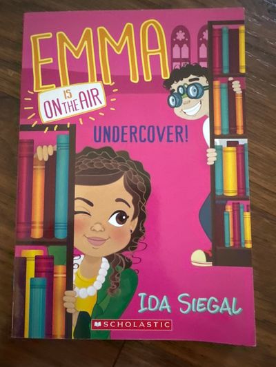 Emma is on the air Undercover