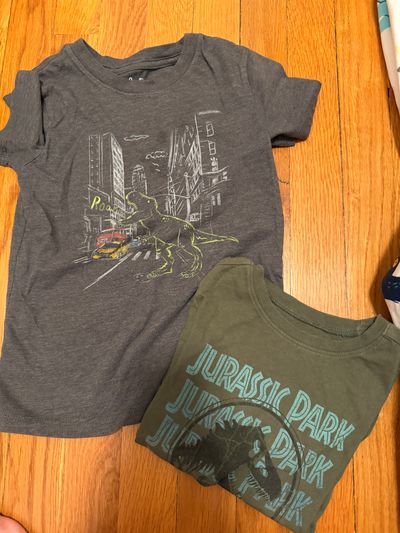 Gap 2 dinosaur tshirts 5T/5