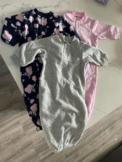 N/a Fleece night gowns Size 0-6m 0-3 Months