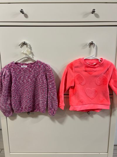 H&M okie dokie Lovely sweaters for a 2 year old girl 2T