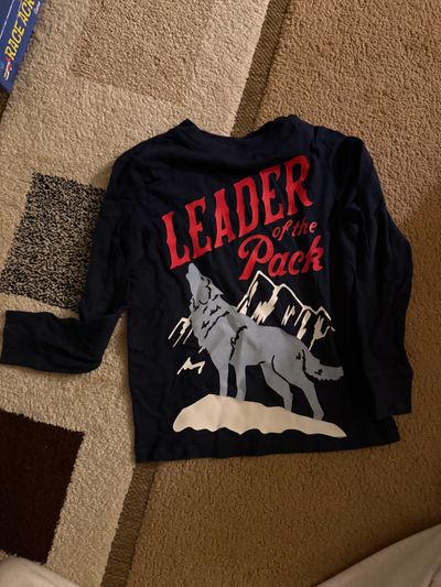 Lands end Long sleeve navy boys shirt with wolf print on front 7-8
