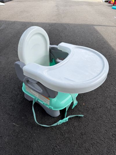 Summer infant foldable travel booster seat