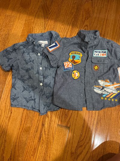 Disney and kids headquarters Gray short sleeve button down bundle 2T