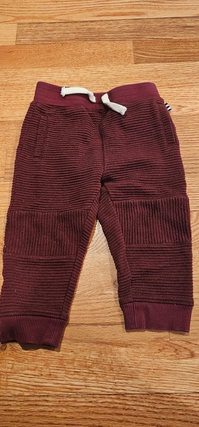 Splendid Boys 6-12M Burgundy sweatpants in excellent condition 6-12 Months