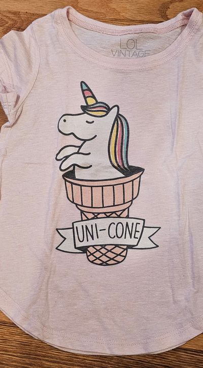 LOL Vintage Good condition Unicorn graphic shirt 5T