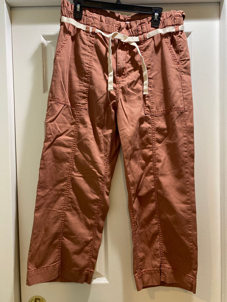 Kensie Rust colored High waisted capris approx 25 inch length Women's 14