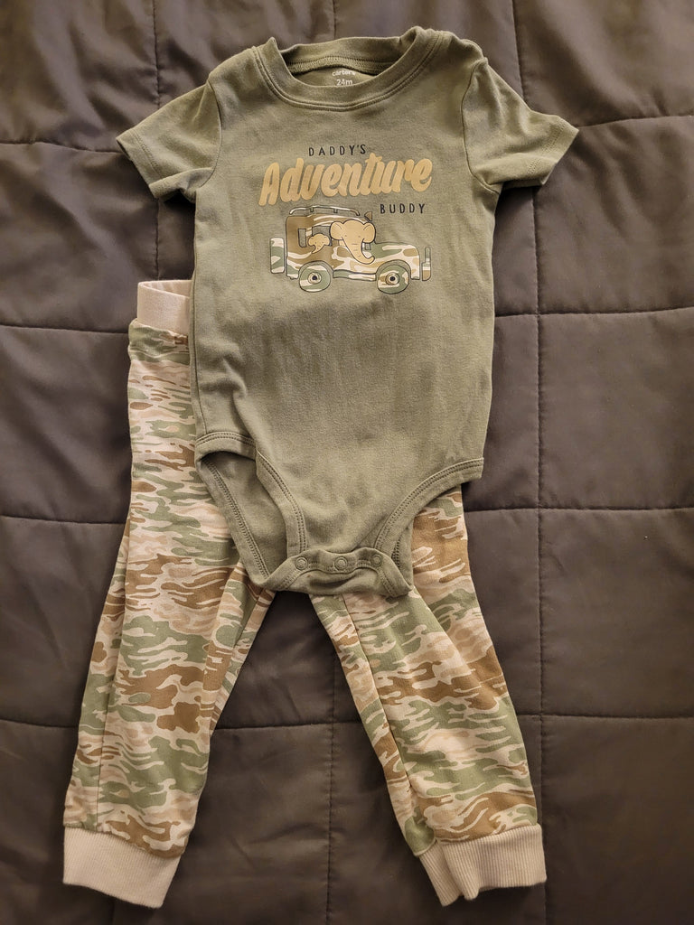 Carters 24 month 2 piece set camo pant and short sleeve onesie top 18-24 Months