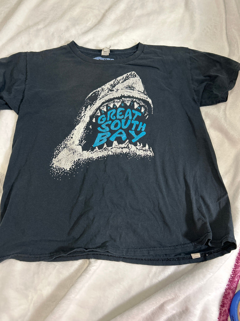 Spectrum designs Black save the great south bay T-shirt 7-8