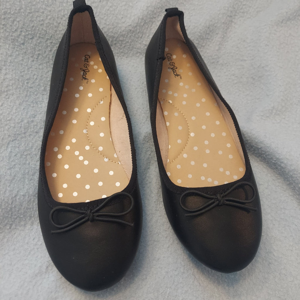 Cat and jack like new! Like new black dress shoe 2 (Big Kid)