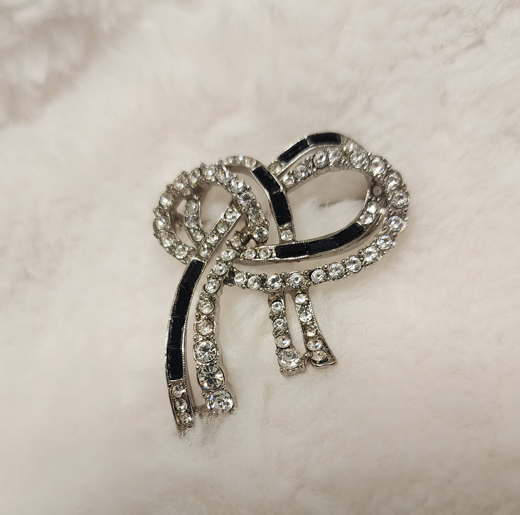 BOW PIN
